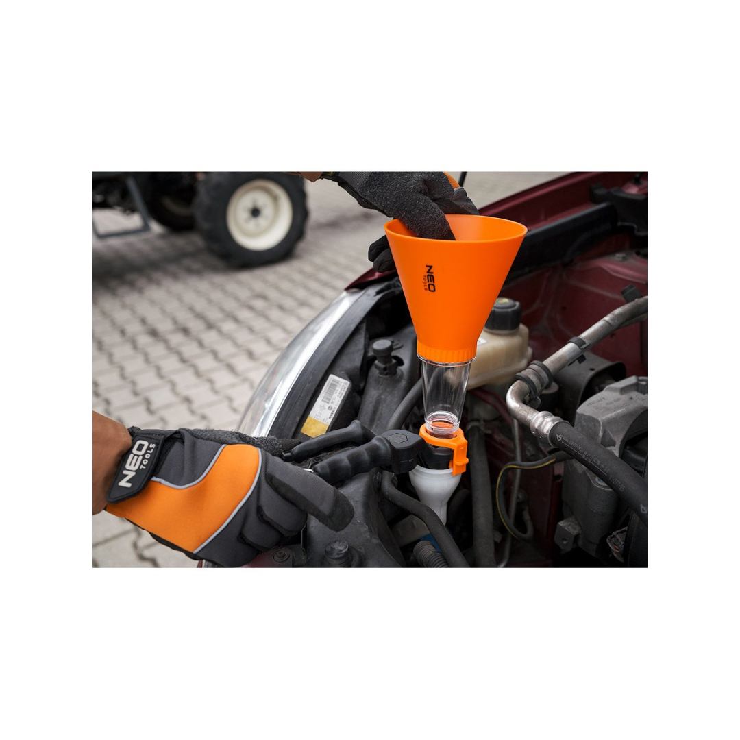 Universalus piltuvas 125mm, su tvirtinimo kronšteinu 4