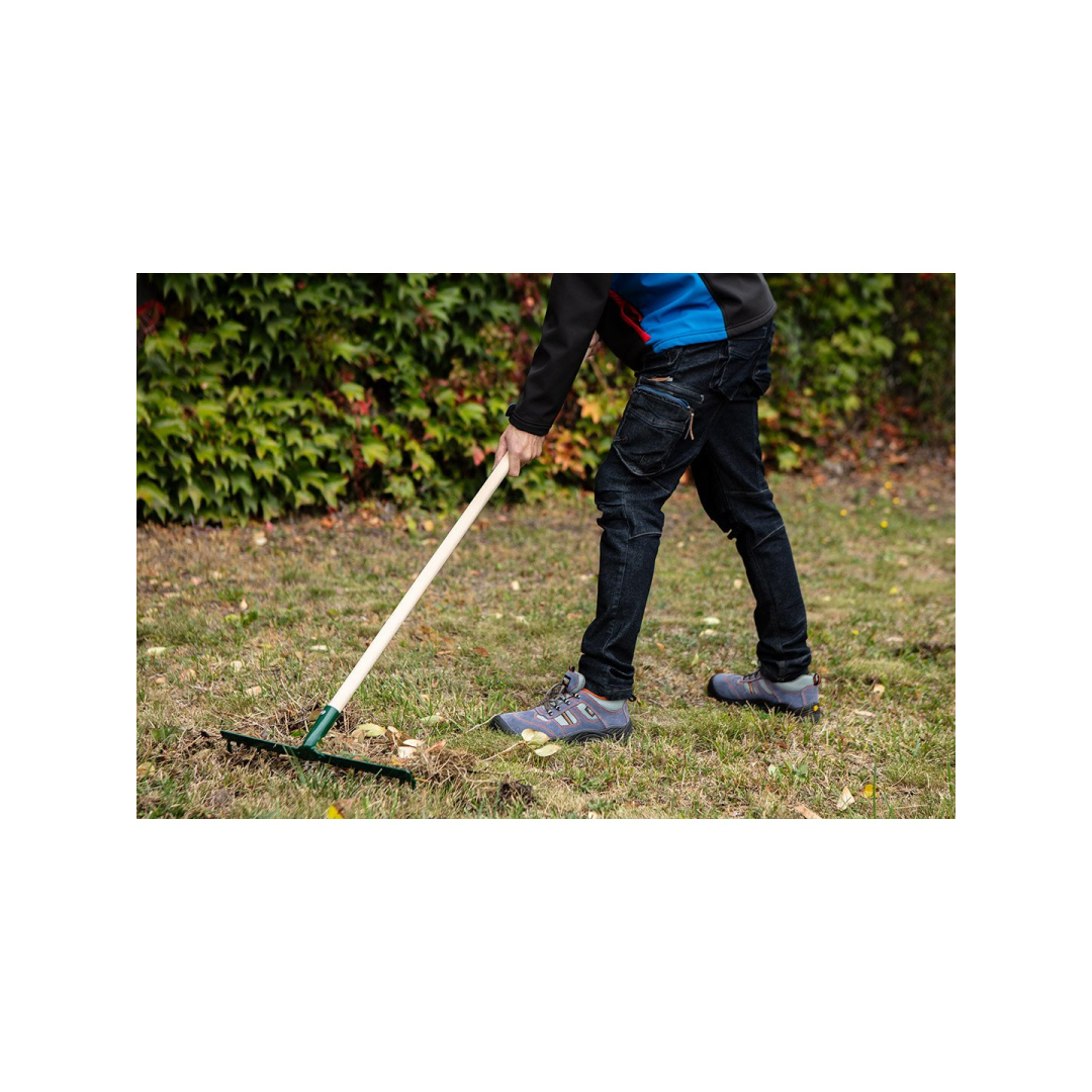 Universalus tiesus grėblys, 18 dantų, kniedyta galvutė, medinė rankena 1 Universalus tiesus grėblys, 18 dantų, kniedyta galvutė, medinė rankena 1