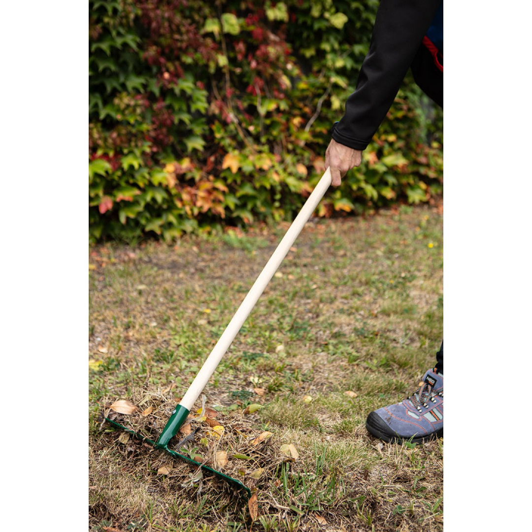 Universalus tiesus grėblys, 18 dantų, kniedyta galvutė, medinė rankena 2