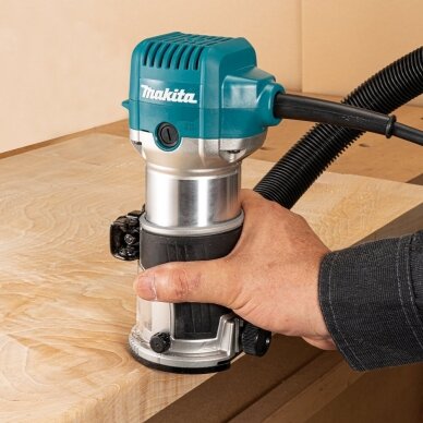 Universali freza su priedais Makita RT0702CJ + lagaminas 2 Universali freza su priedais Makita RT0702CJ + lagaminas 2