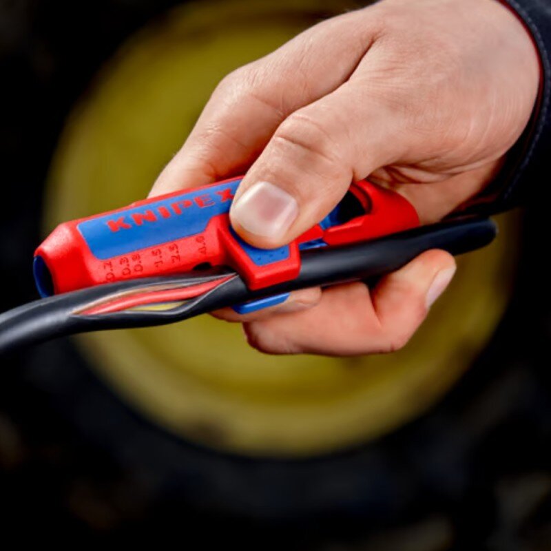 Universalus nuizoliavimo įrankis saulės fotovoltinių sistemų instaliacijai KNIPEX ErgoStrip 2 Universalus nuizoliavimo įrankis saulės fotovoltinių sistemų instaliacijai KNIPEX ErgoStrip 2