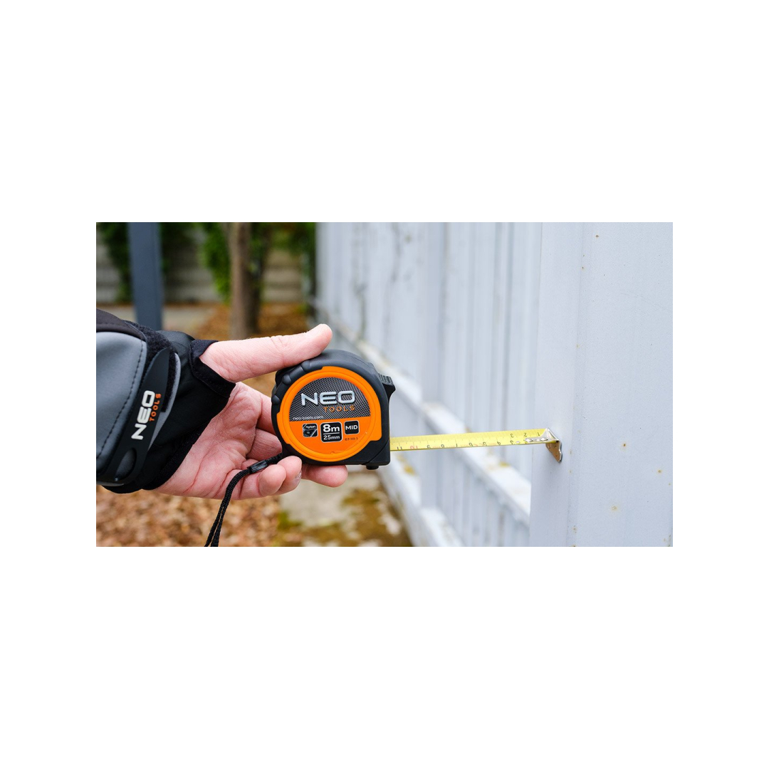 Valcuoto plieno juostos matas 8 m x 25 mm, magnetas 2 Valcuoto plieno juostos matas 8 m x 25 mm, magnetas 2