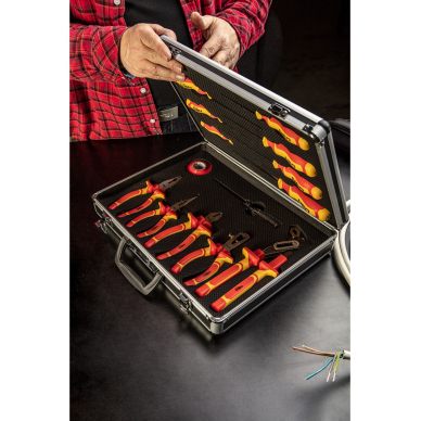 VDE įrankių rinkinys 13 vnt 2 VDE įrankių rinkinys 13 vnt 2