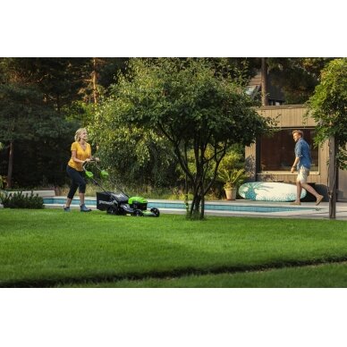 Akumuliatorinė savaeigė vejapjovė Greenworks GD40LM46SPK4, 40 V, 4,0 Ah, 46 cm 4 Akumuliatorinė savaeigė vejapjovė Greenworks GD40LM46SPK4, 40 V, 4,0 Ah, 46 cm 4