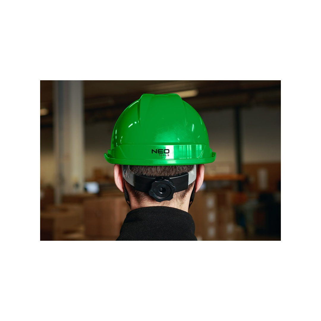 Žalias pramoninis šalmas su dirželiu ant smakro 3 Žalias pramoninis šalmas su dirželiu ant smakro 3