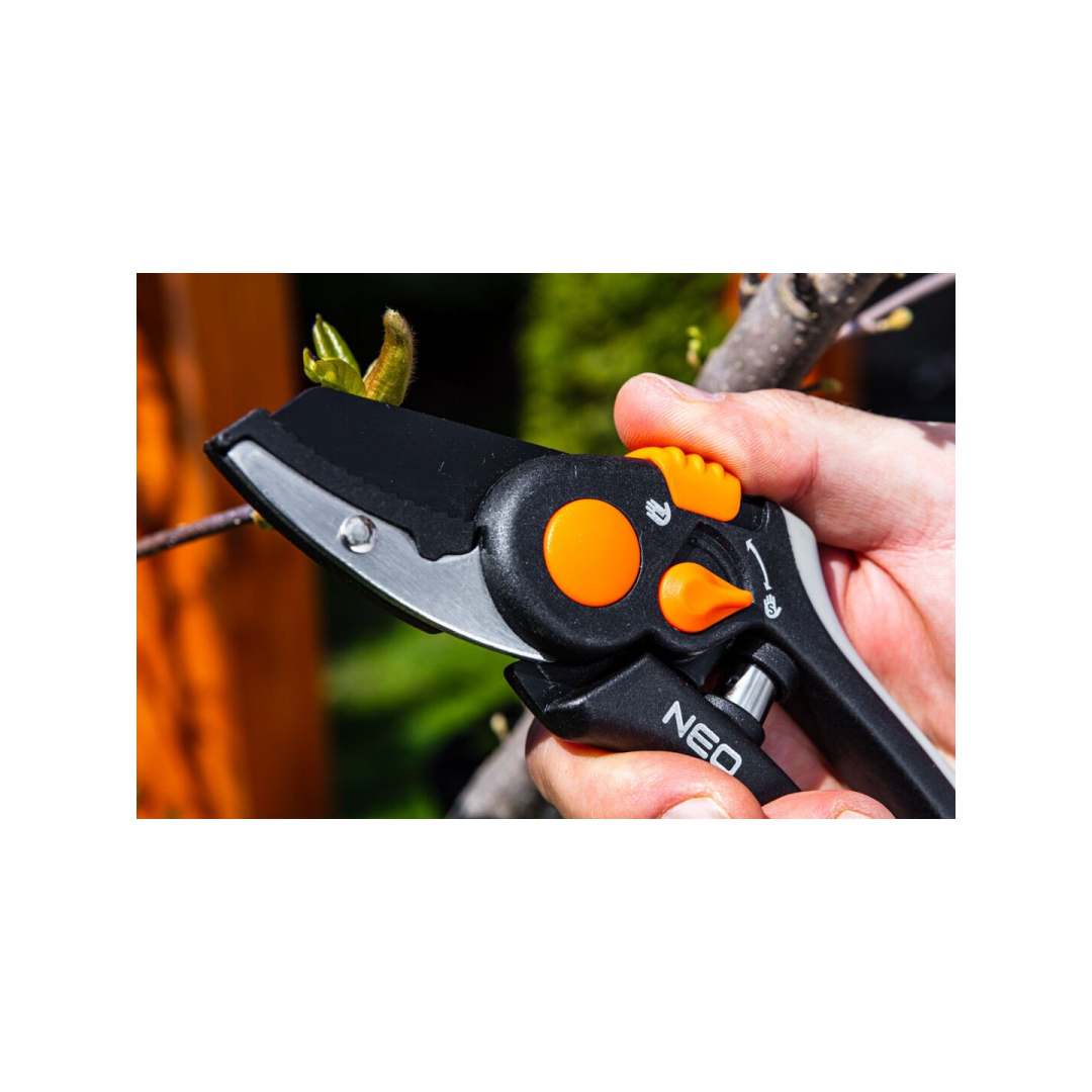 Žirklės su antkakliu 200 mm, diapazonas iki 18 mm, reguliuojami tarpai 4