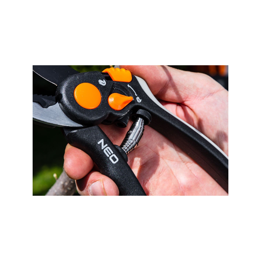 Žirklės su antkakliu 200 mm, diapazonas iki 18 mm, reguliuojami tarpai 5